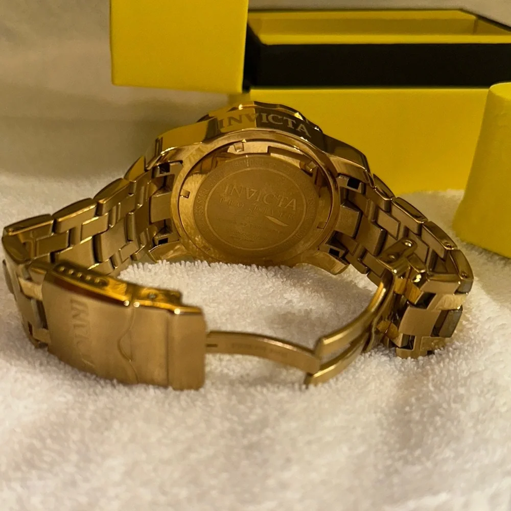 Invicta Yellow Watch Box - Picture 10 of 11